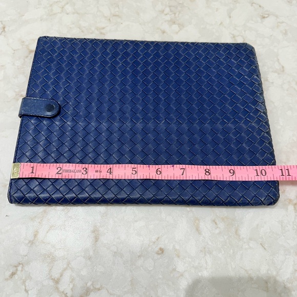 Bottega Veneta iPad woven leather navy iPad case 💙 - Picture 8 of 9
